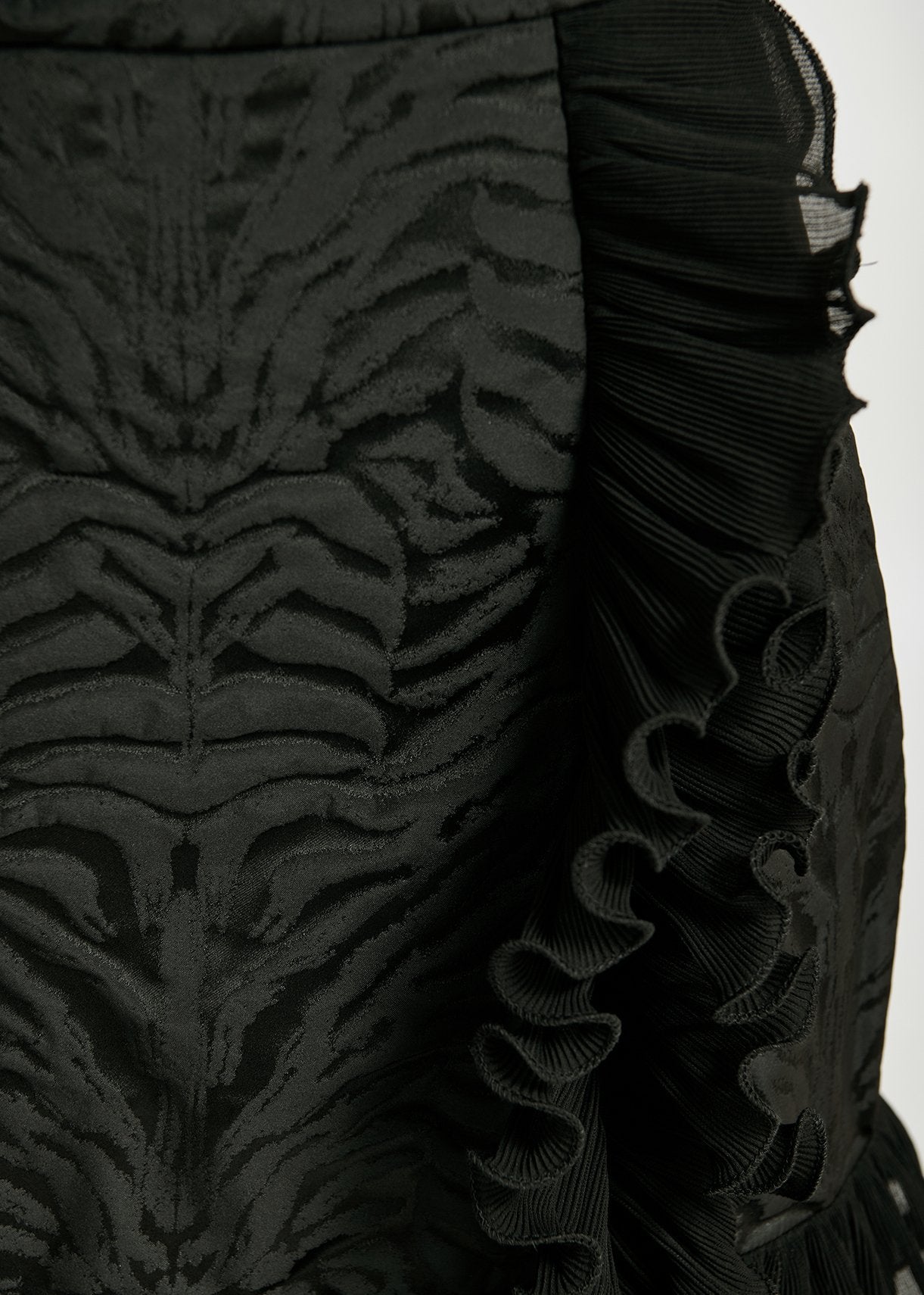 Black mini skirt with ruffle RE—SSENTIEL | Essentiel second hand