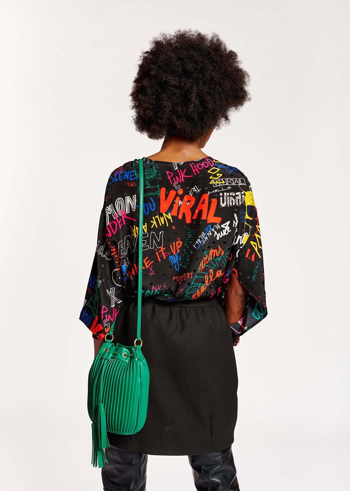 Black silk top with colorful tekst print RE—SSENTIEL | Essentiel second hand