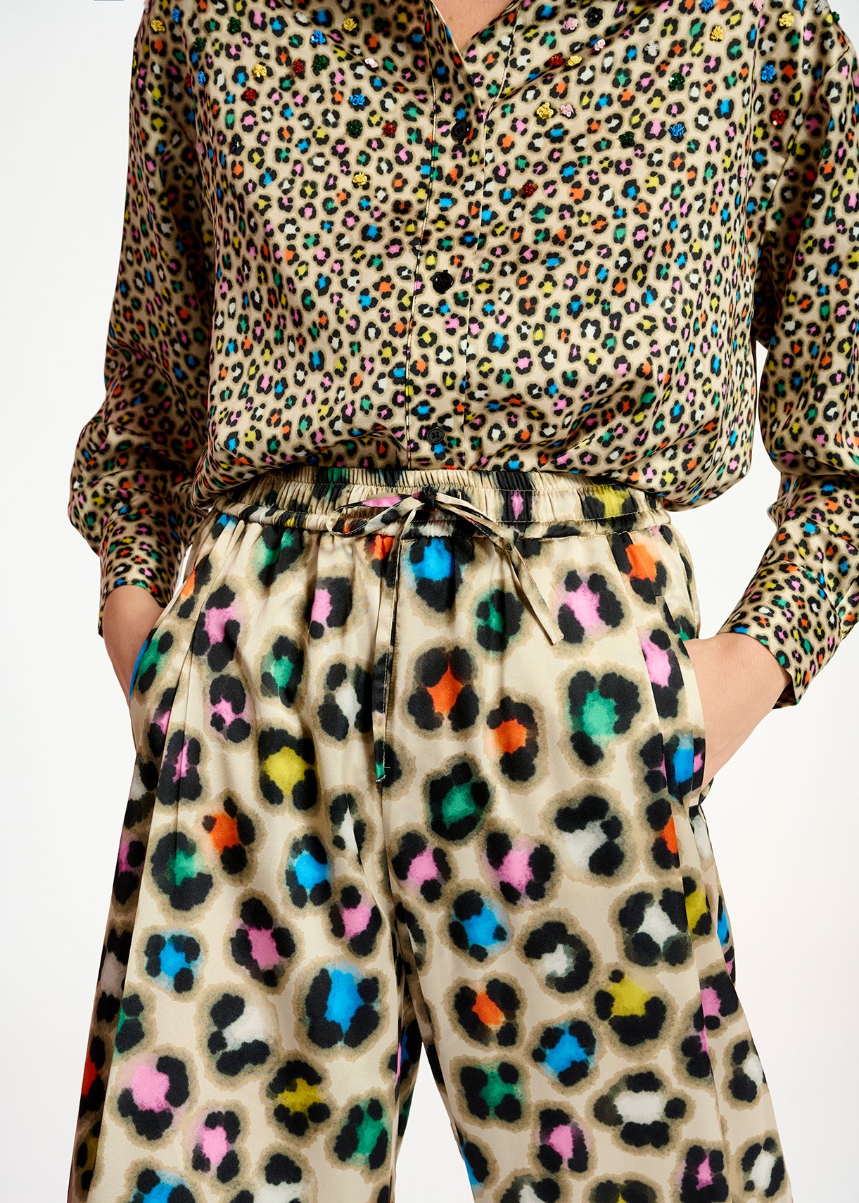 Beige wide-leg pants with multicolor leopard print RE—SSENTIEL | Essentiel second hand