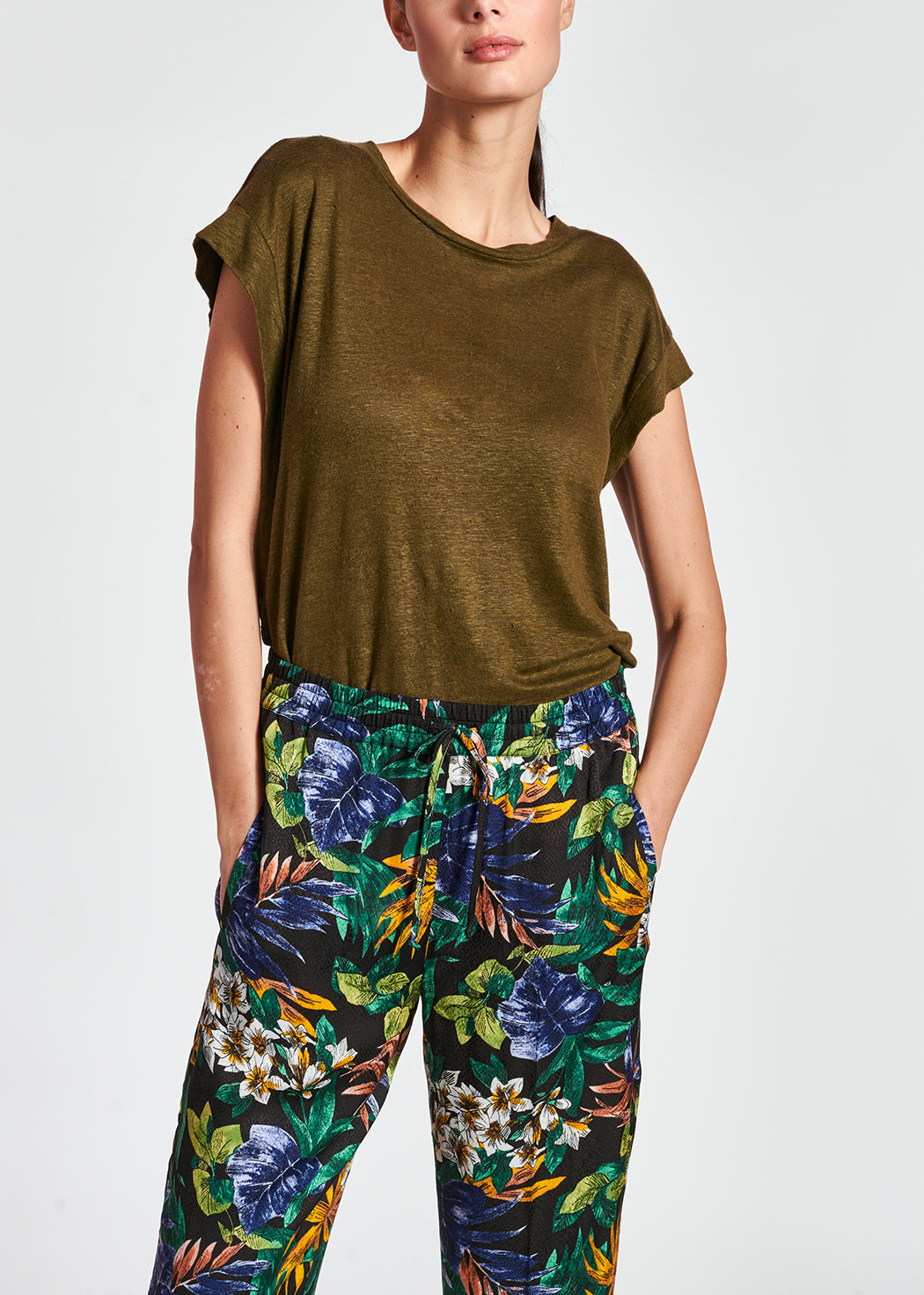 Khaki green linen relaxed-fit T-shirt RE—SSENTIEL | Essentiel second hand