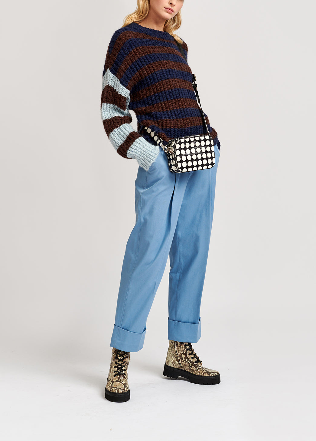 Pull en tricot côtelé à rayures bleu foncé, brun et bleu pâle RE—SSENTIEL | Essentiel second hand