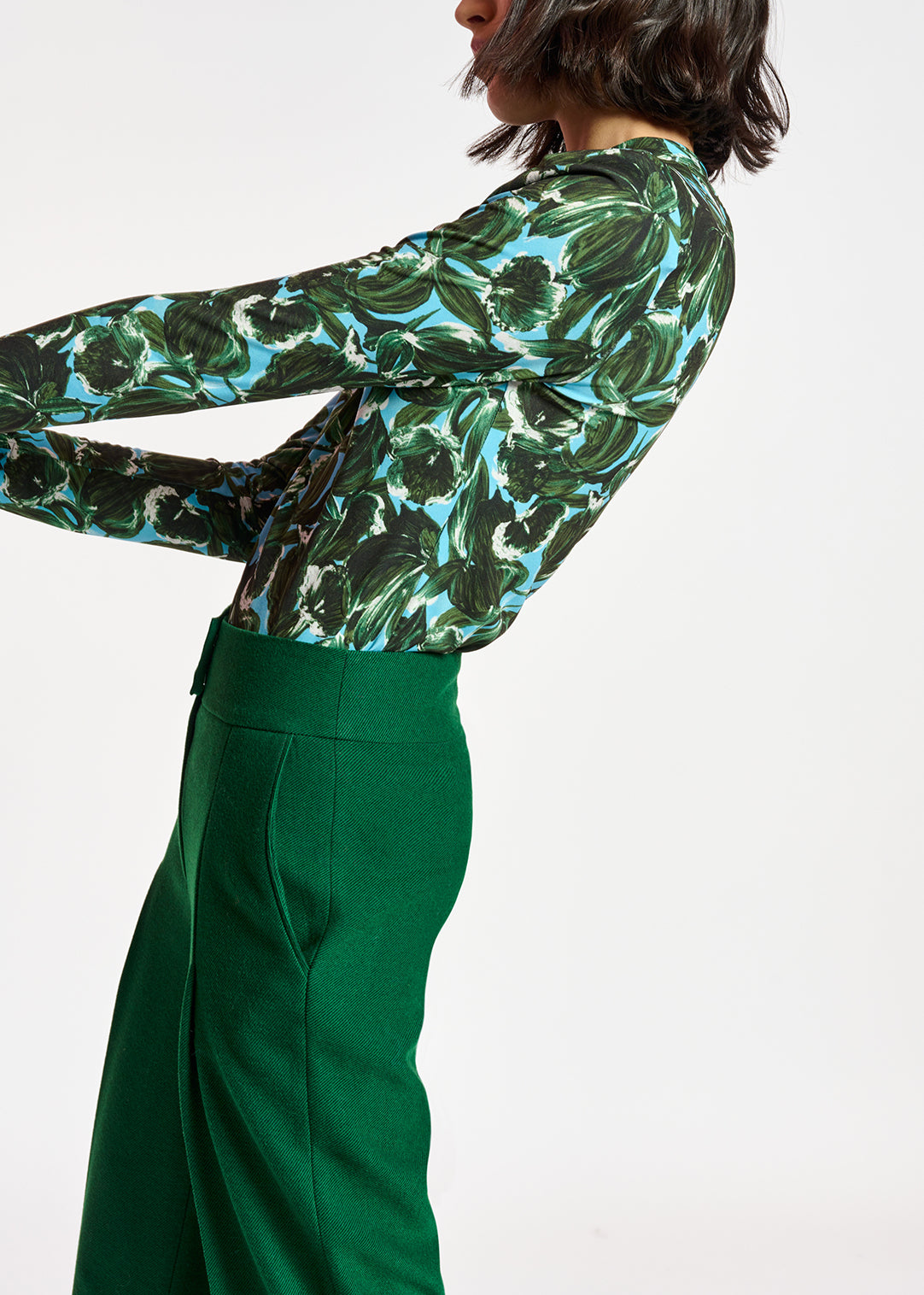 Blue and dark green leaf-print mock neck top RE—SSENTIEL | Essentiel second hand