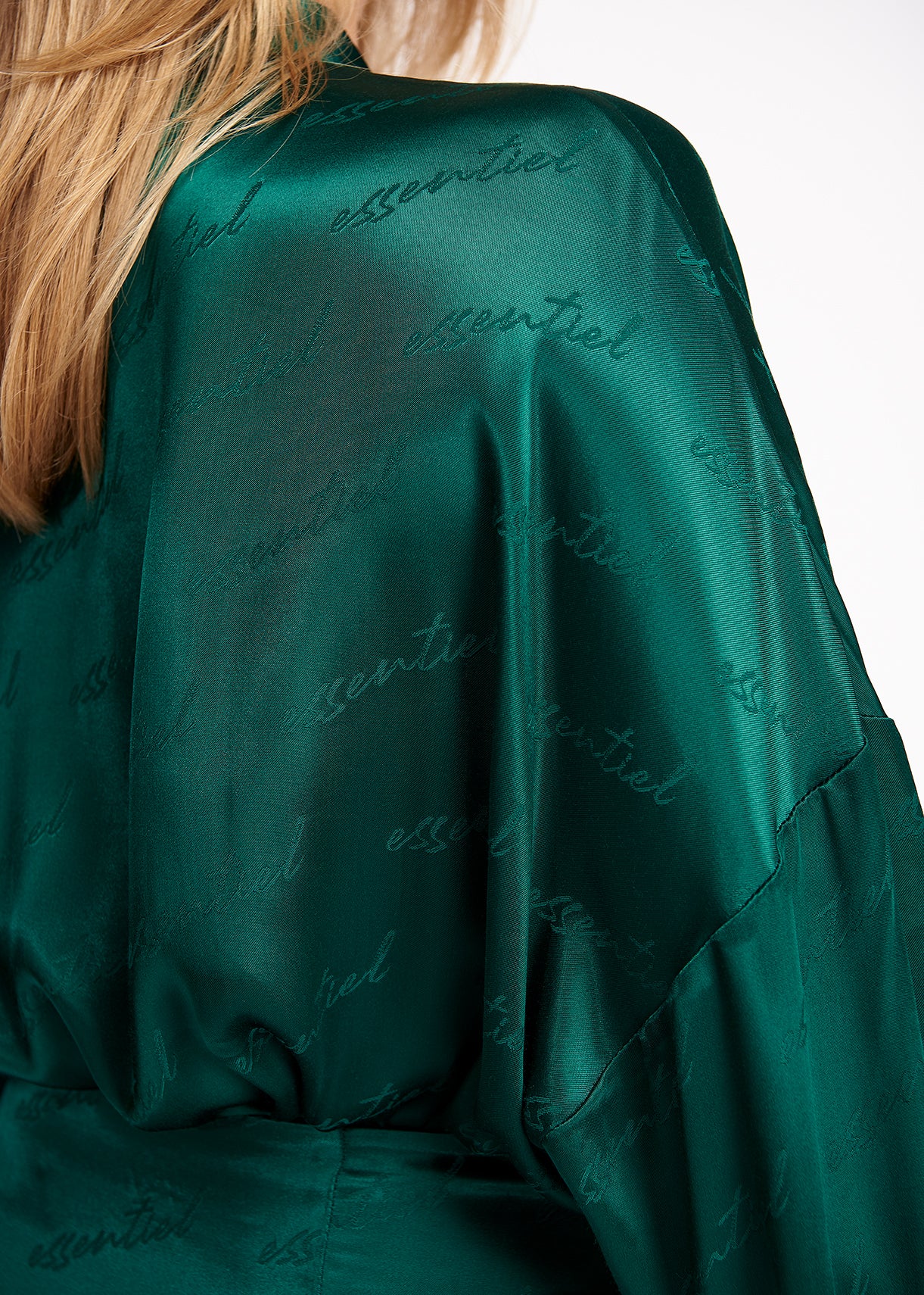 Aminimal skirt RE—SSENTIEL | Essentiel second hand