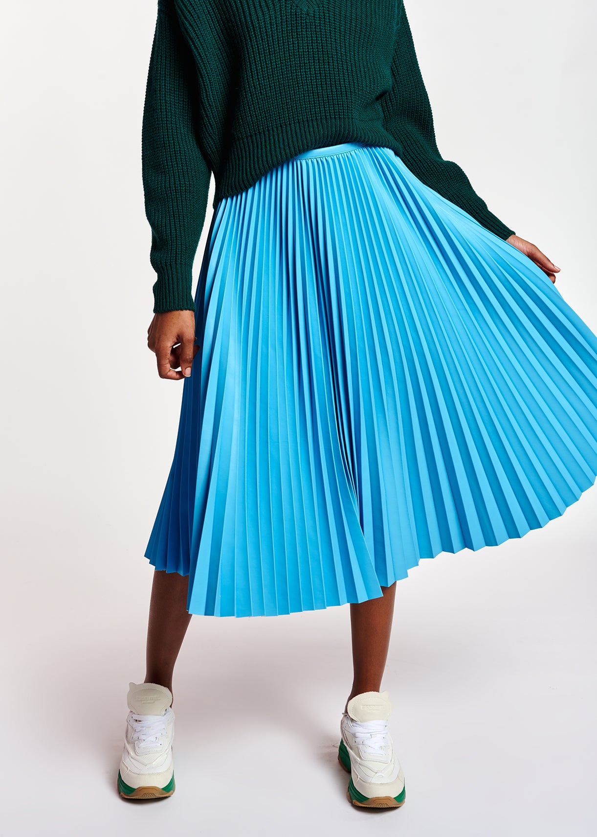 Blue faux leather plissé skirt RE—SSENTIEL | Essentiel second hand