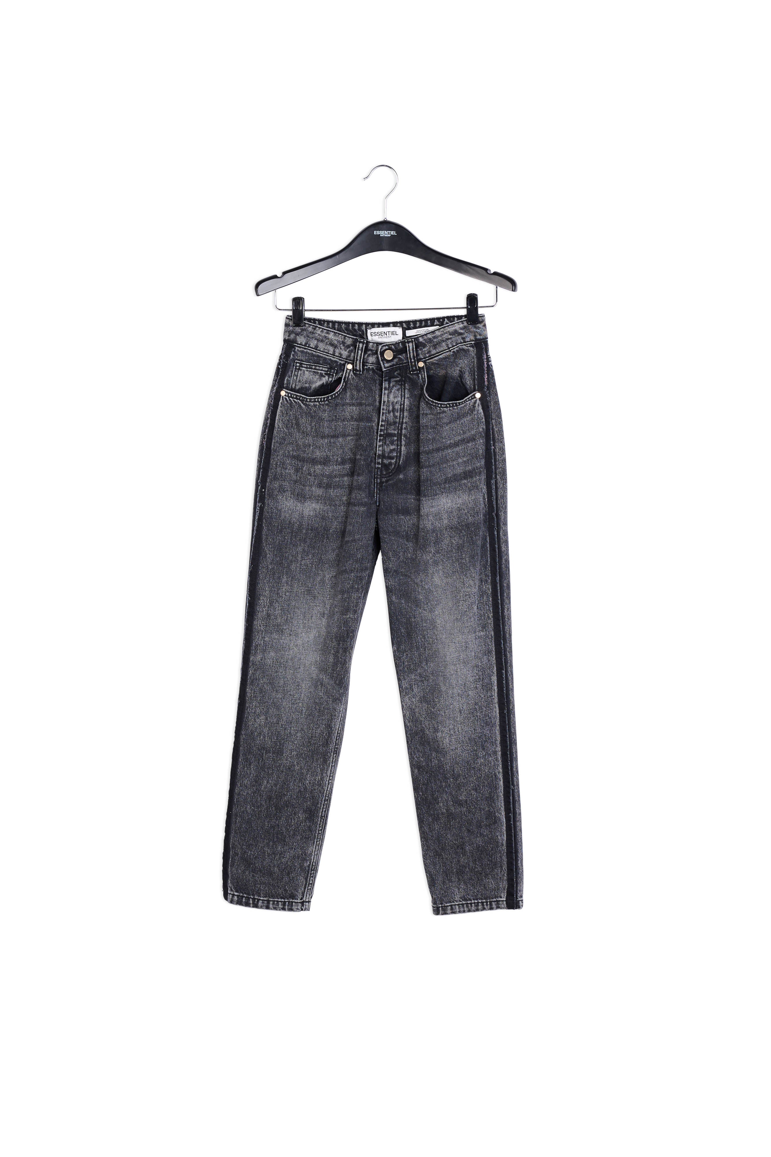 Jean gris foncé aux jambes droites RE—SSENTIEL | Essentiel second hand