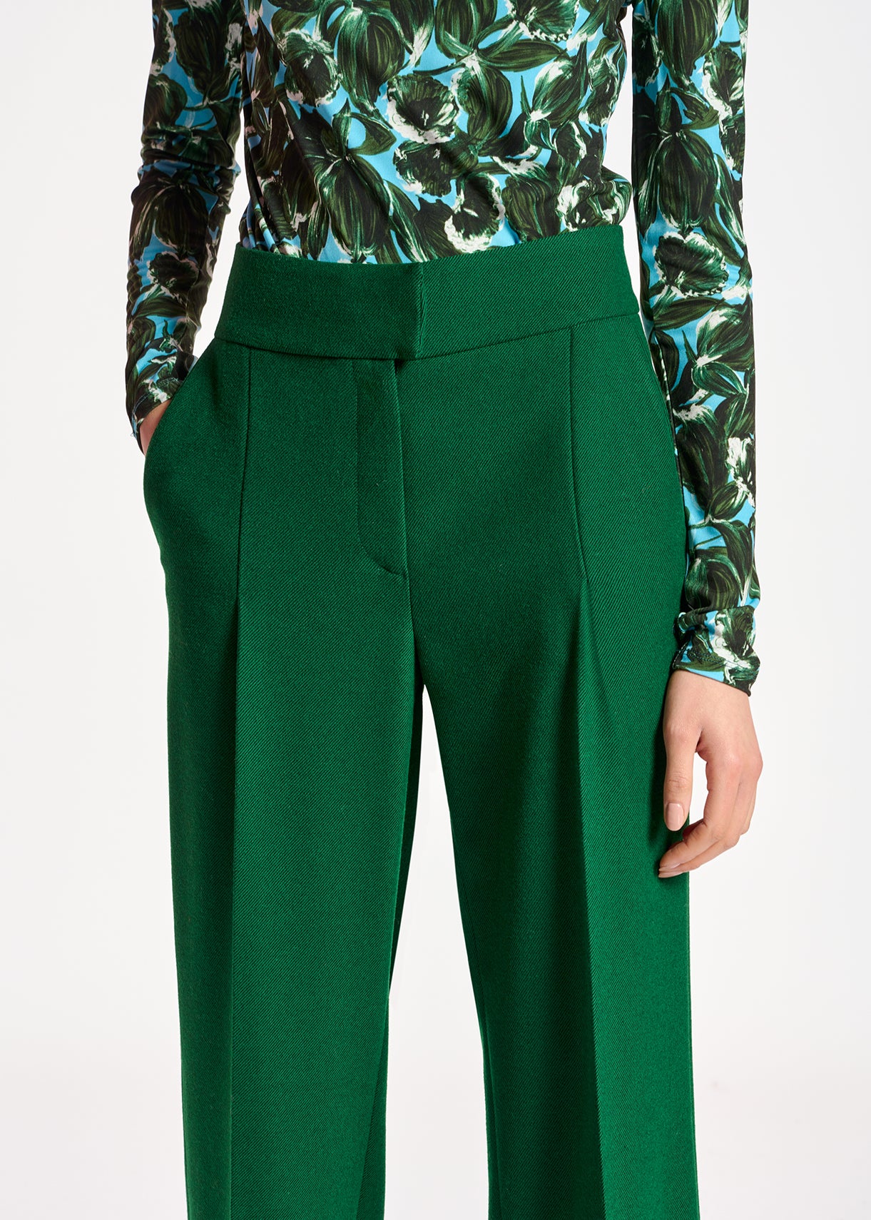 Dark green straight-leg pants RE—SSENTIEL | Essentiel second hand