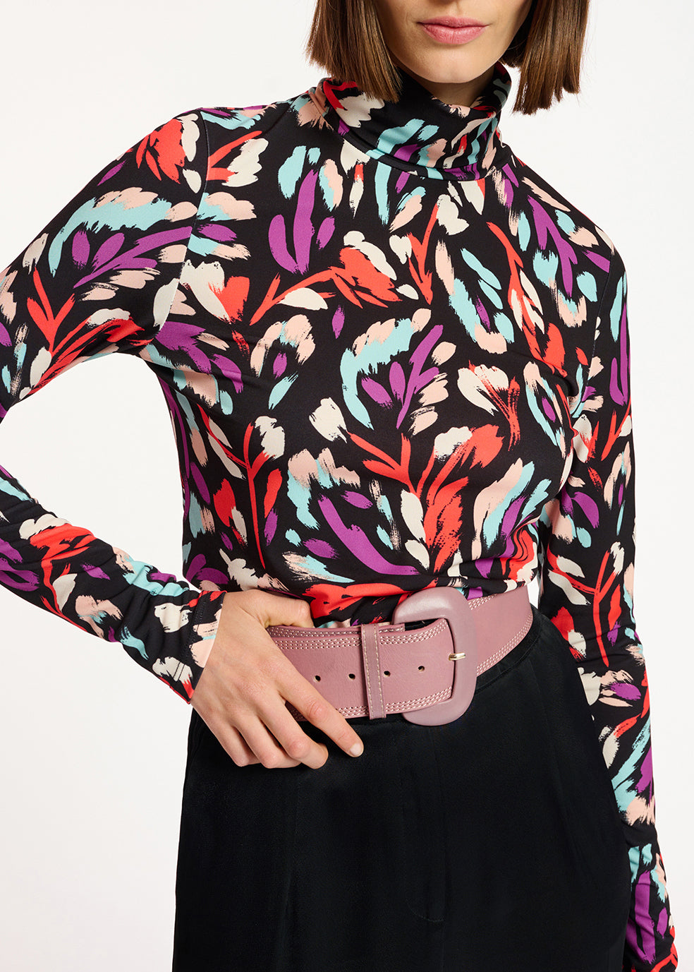 Black, coral red and purple abstract-print turtleneck top RE—SSENTIEL | Essentiel second hand