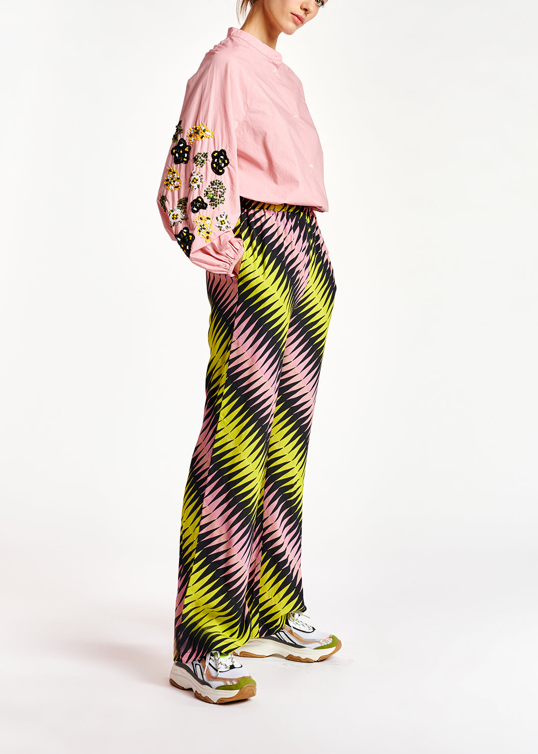 Pantalon à imprimé graphique rose, noir et jaune RE—SSENTIEL | Essentiel second hand