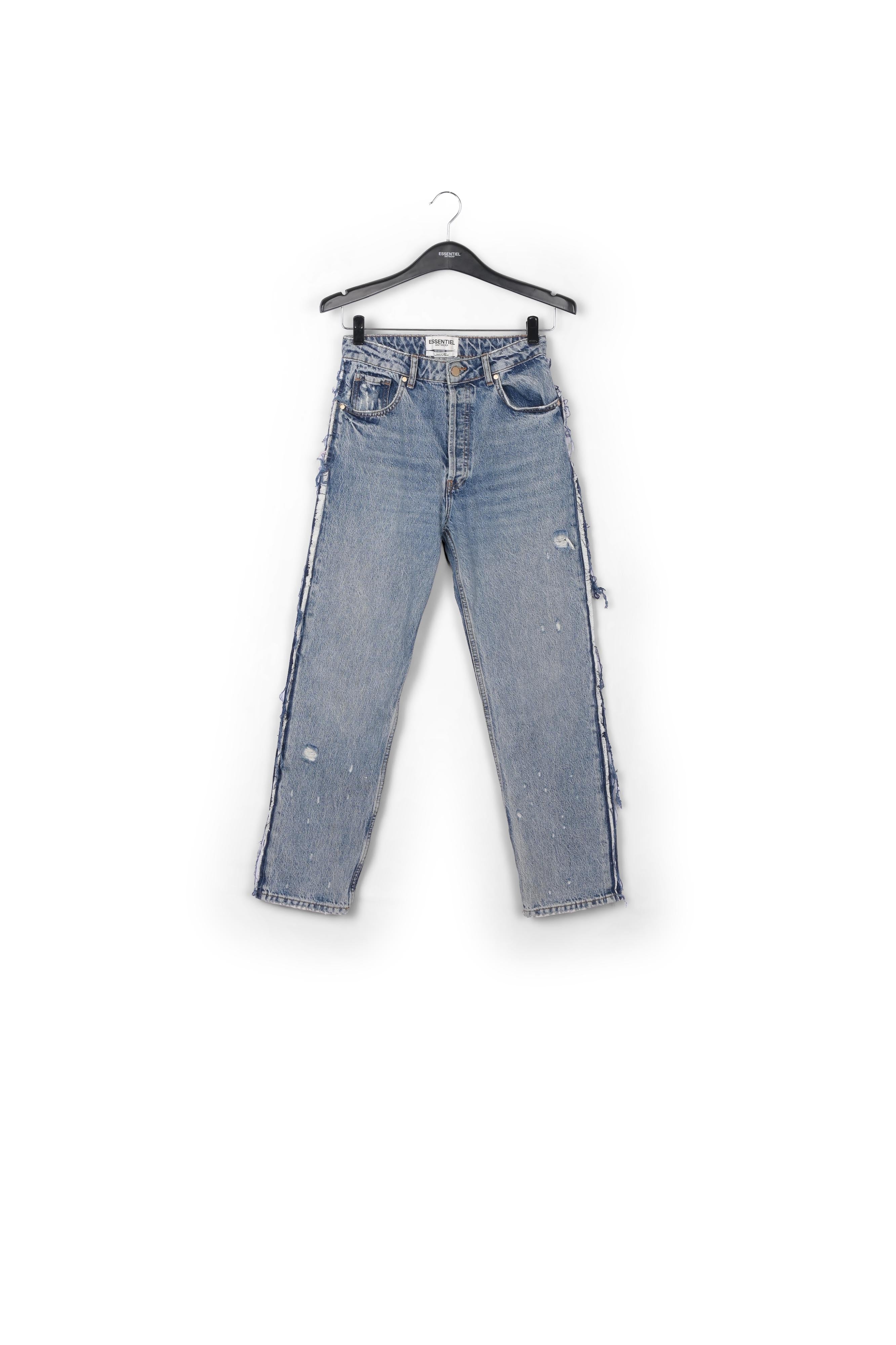 Jean bleu aux jambes droites RE—SSENTIEL | Essentiel second hand