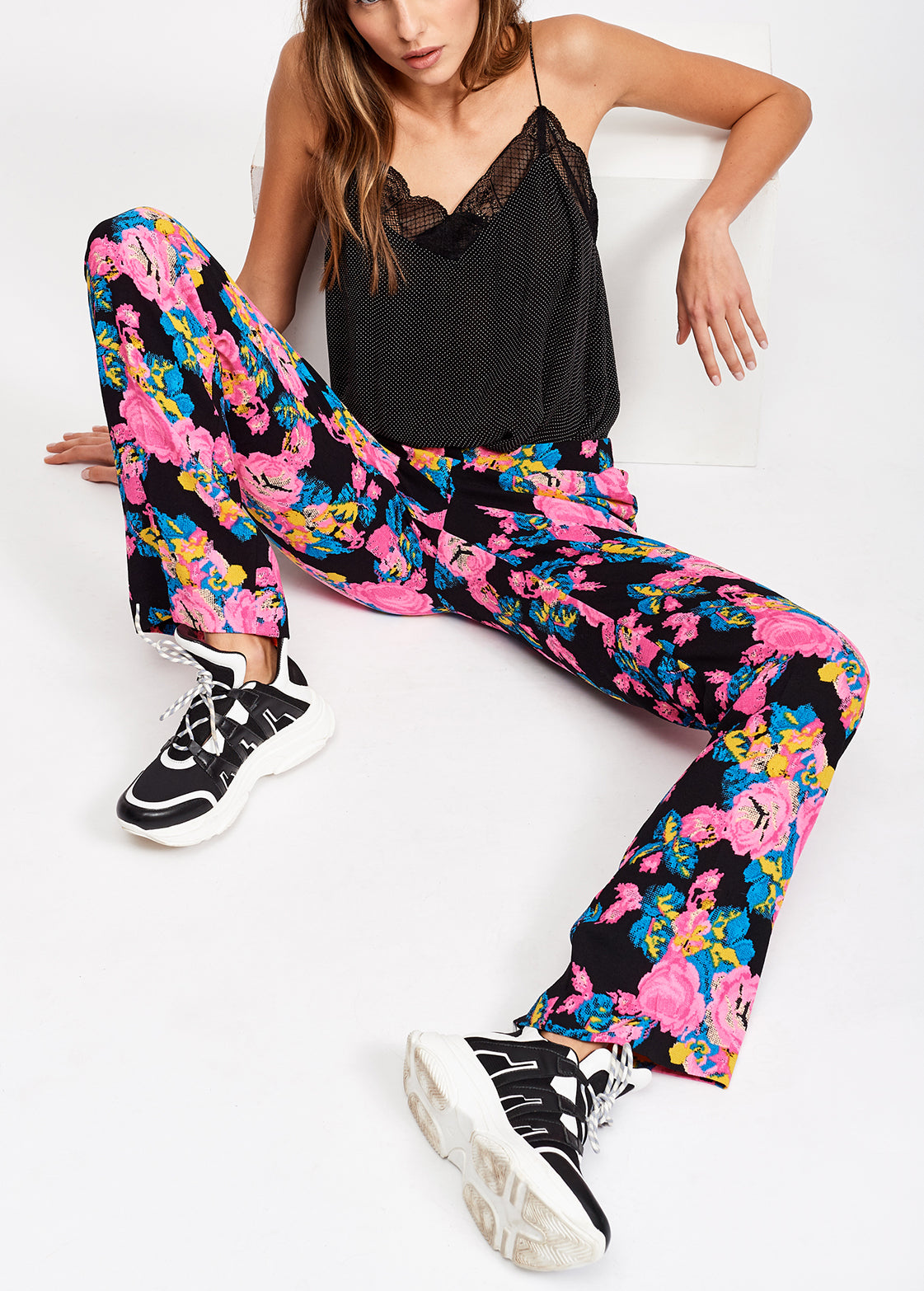 Colorful print black trousers with front crease RE—SSENTIEL | Essentiel second hand