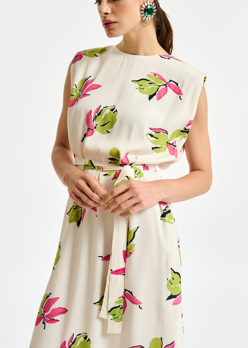 Robe midi blanc cassé à fleurs avec épaulettes RE—SSENTIEL | Essentiel second hand