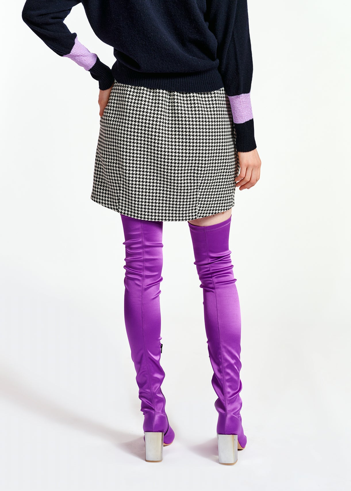 Mini-jupe tulipe noire et blanche RE—SSENTIEL | Essentiel second hand