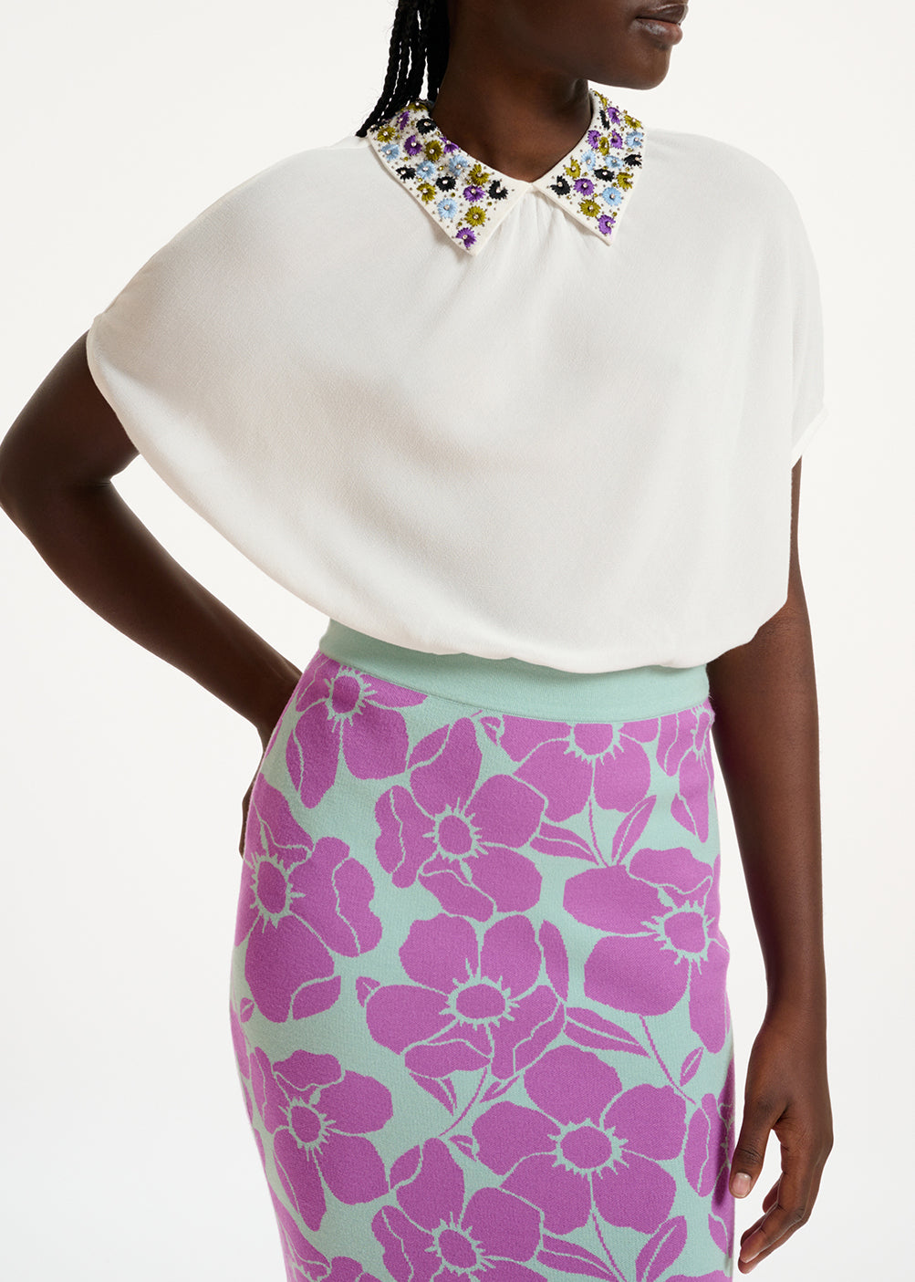 White short-sleeved top with rhinestone-embellished collar RE—SSENTIEL | Essentiel second hand