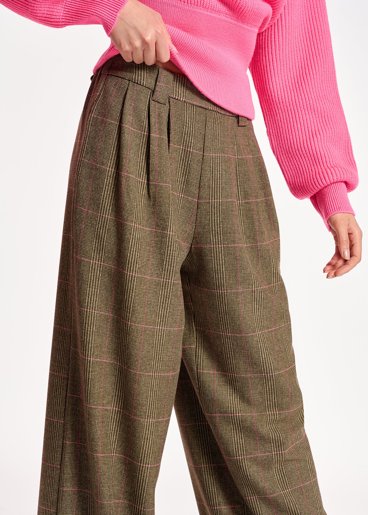 Bruine brede broek met beige en roze ruitjesmotief RE—SSENTIEL | Essentiel second hand