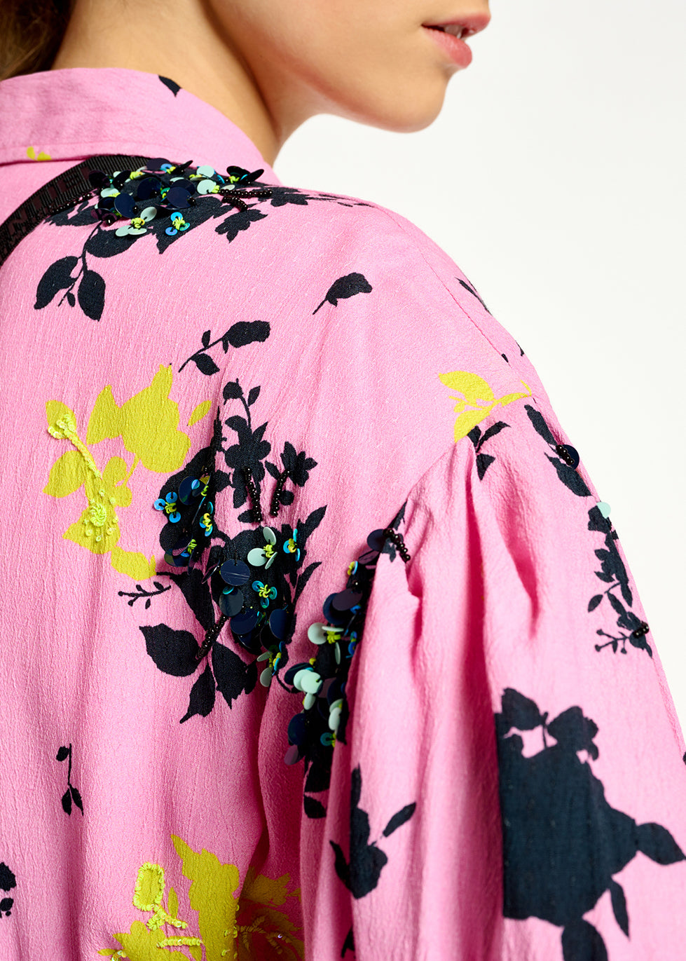 Mini robe à imprimé fleuri rose, noir et jaune RE—SSENTIEL | Essentiel second hand