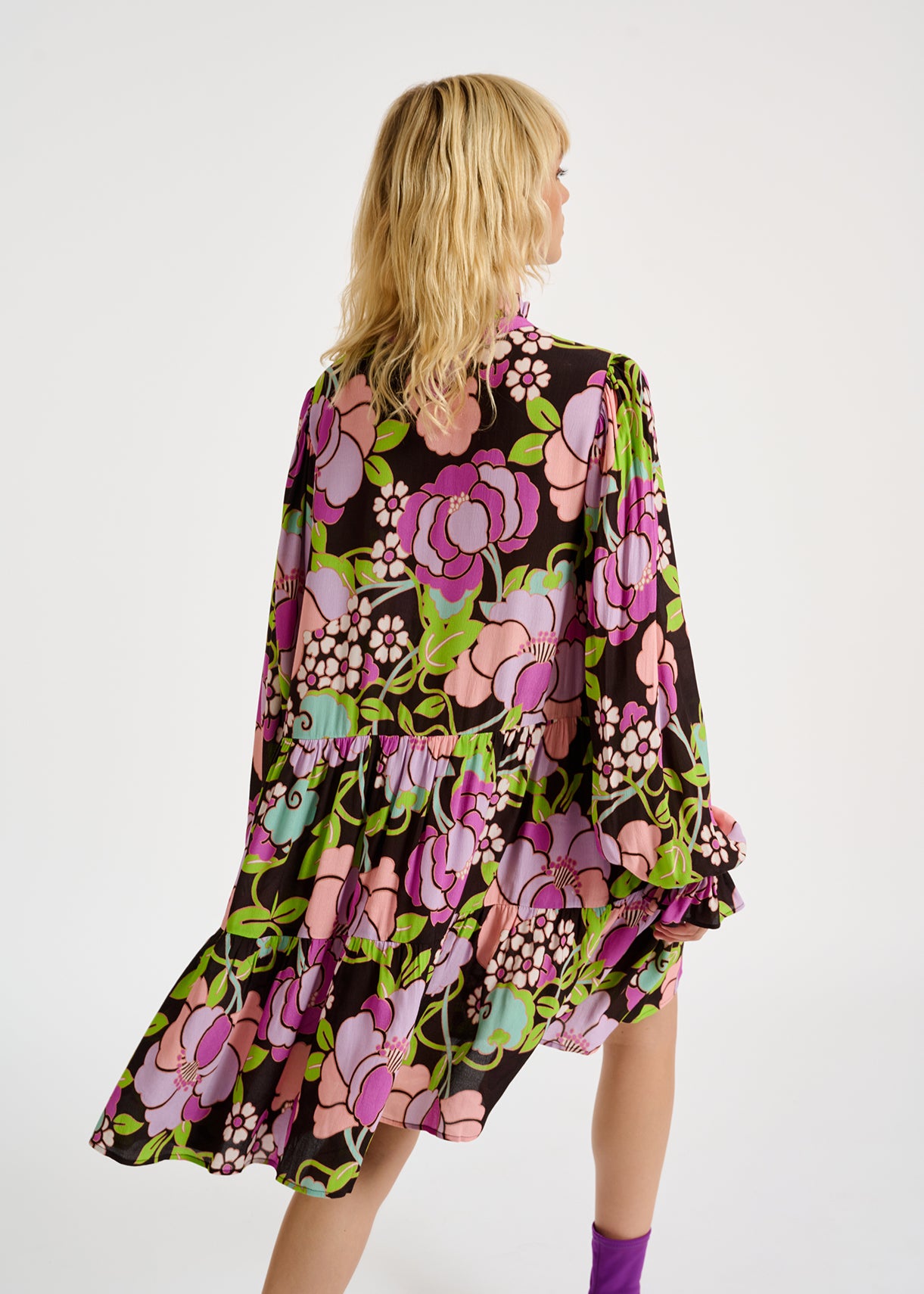 Black tiered mini dress with floral print RE—SSENTIEL | Essentiel second hand