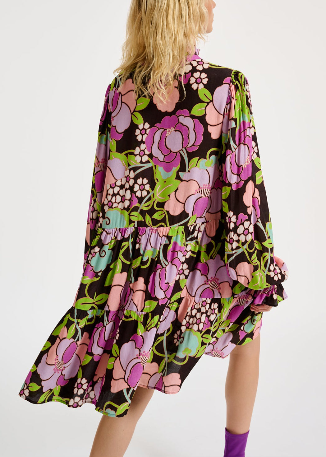 Zwarte midi-jurk met volants en bloemen RE—SSENTIEL | Essentiel second hand