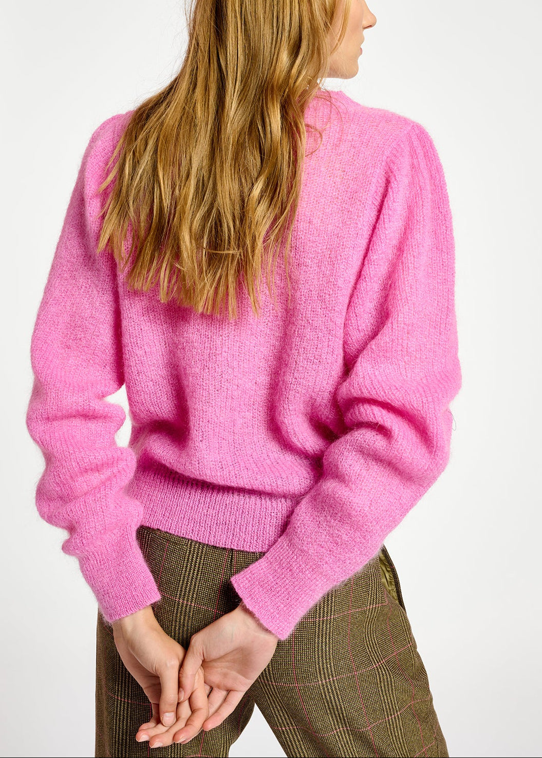 Pull rose néon en mohair mélangé à  épaules bouffantes RE—SSENTIEL | Essentiel second hand