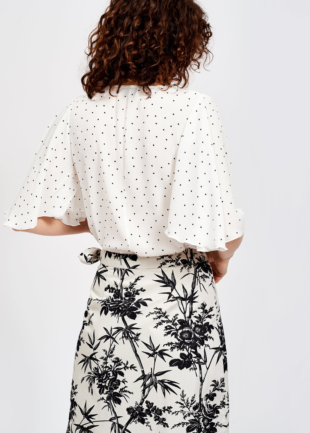 Top blanc à pois avec encolure en v RE—SSENTIEL | Essentiel second hand