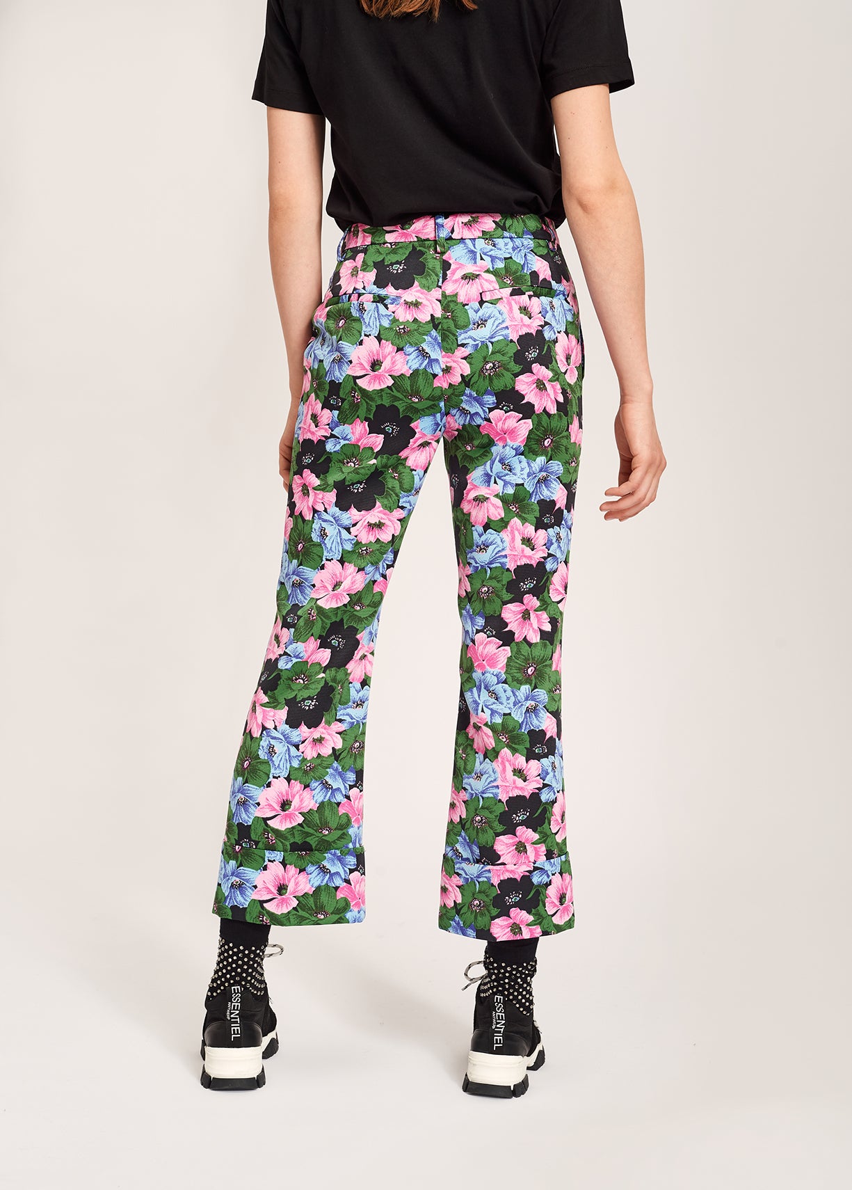 Pantalon tailleur rose, bleu clair et vert bouteille à imprimé fleuri RE—SSENTIEL | Essentiel second hand