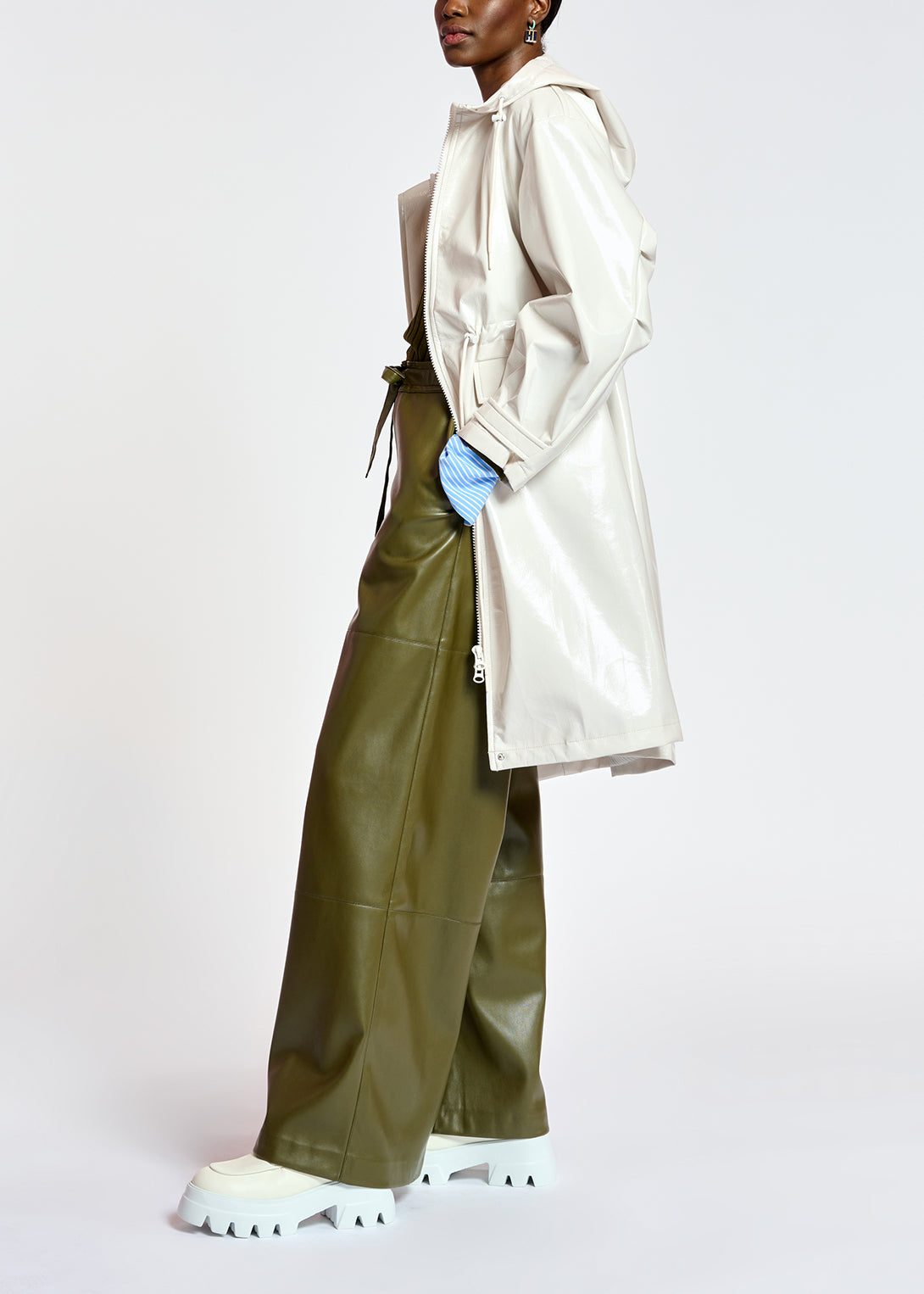 Imperméable en faux cuir blanc cassé RE—SSENTIEL | Essentiel second hand