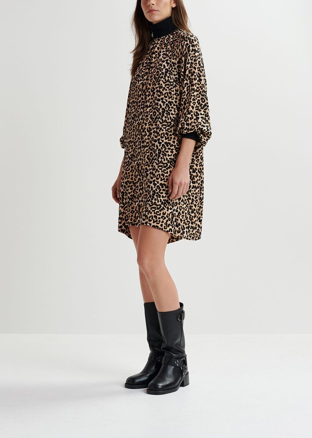 Mini-robe noire à  imprimé léopard et bords côtelés RE—SSENTIEL | Essentiel second hand