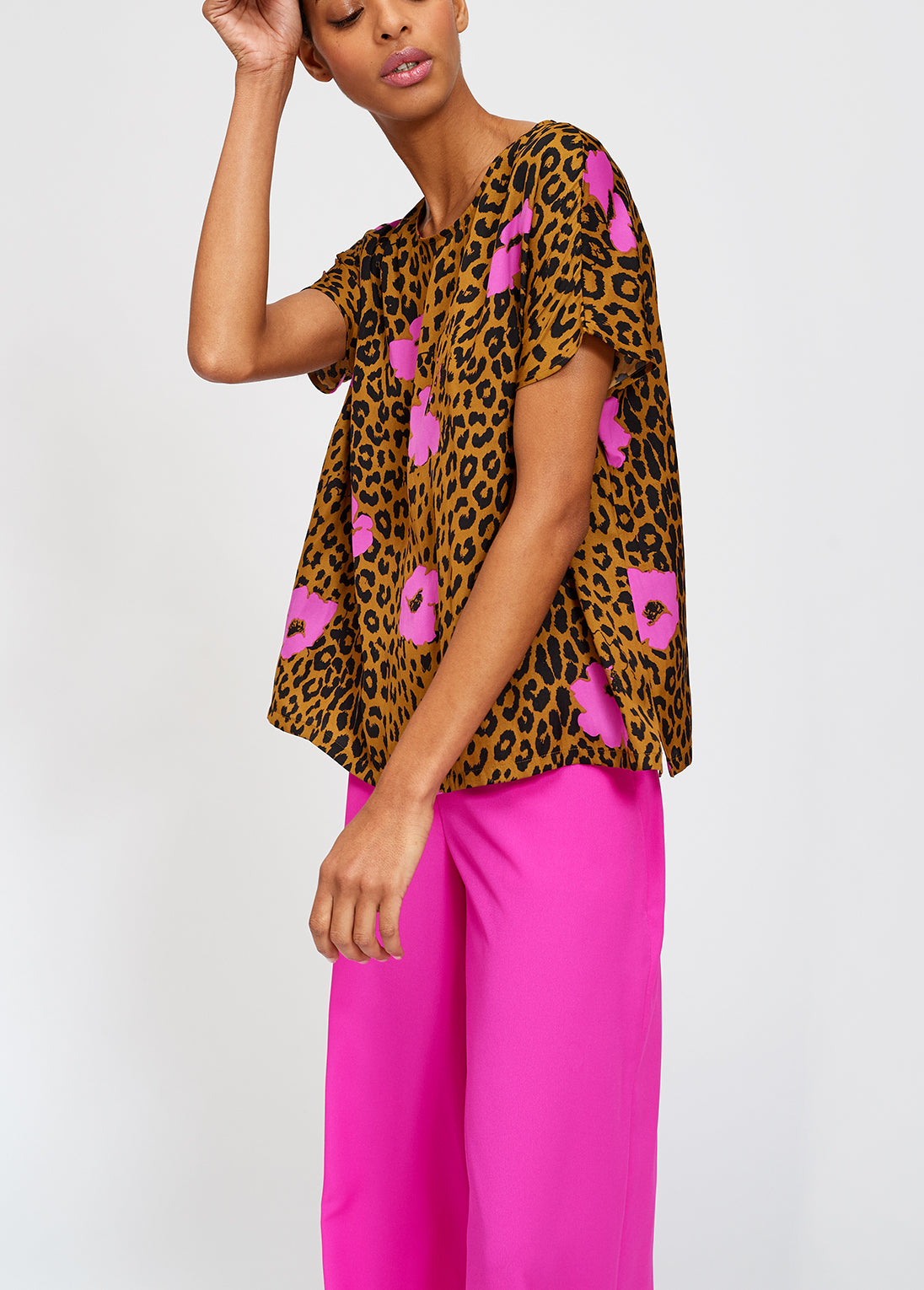 Leopard printed t-shirt with pink statement detail RE—SSENTIEL | Essentiel second hand