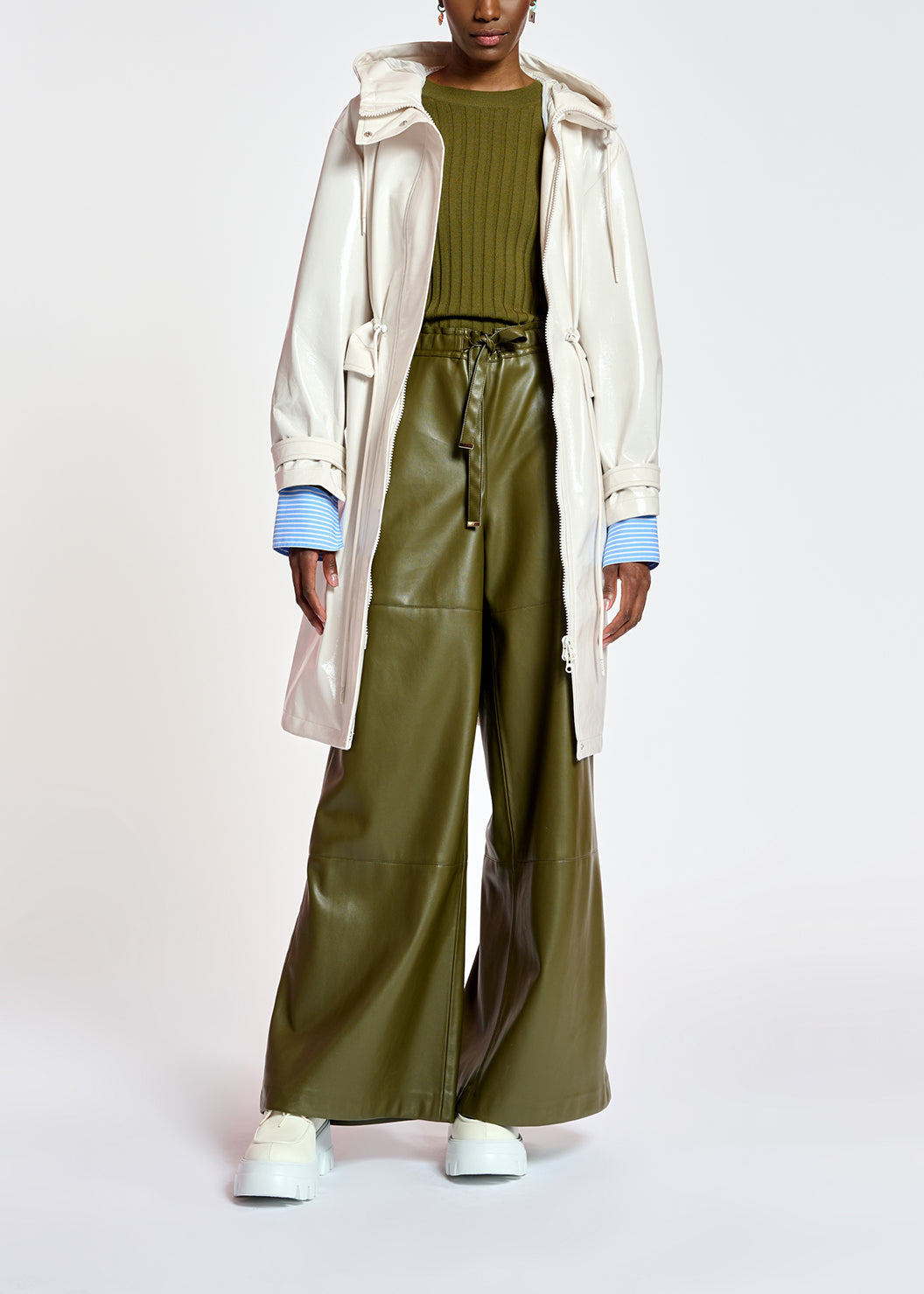 Imperméable en faux cuir blanc cassé RE—SSENTIEL | Essentiel second hand