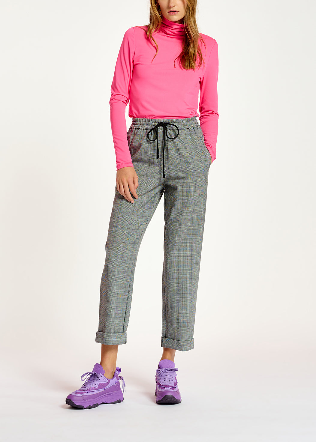 Grijze broek met ruitjesmotief RE—SSENTIEL | Essentiel second hand