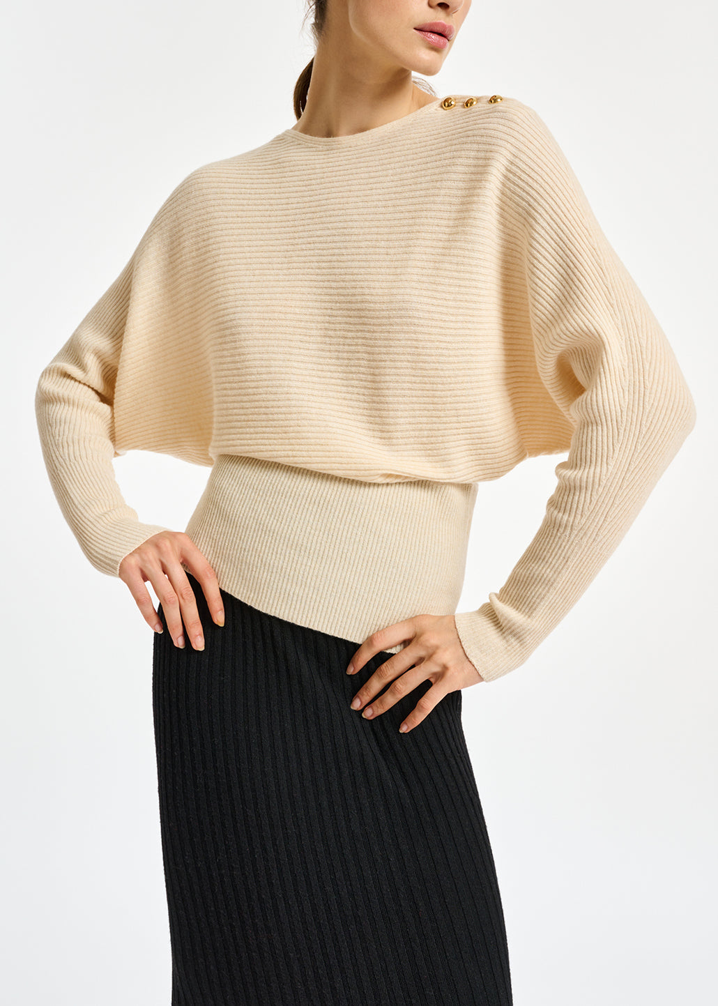 Pull en tricot écru à manches chauve-souris RE—SSENTIEL | Essentiel second hand