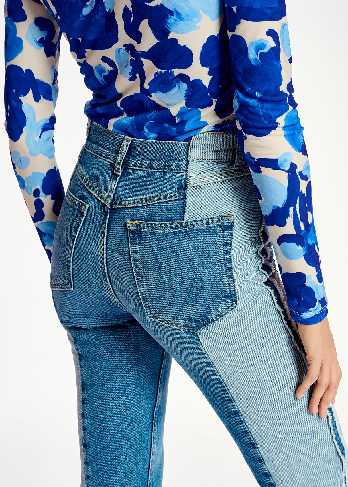 Jean bleu à l'envers aux jambes droites RE—SSENTIEL | Essentiel second hand