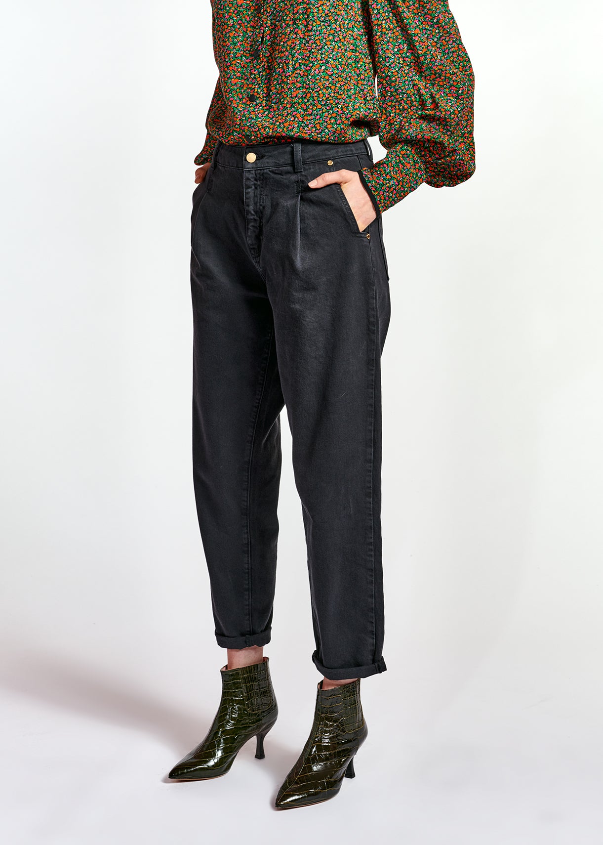 Black tapered jeans RE—SSENTIEL | Essentiel second hand