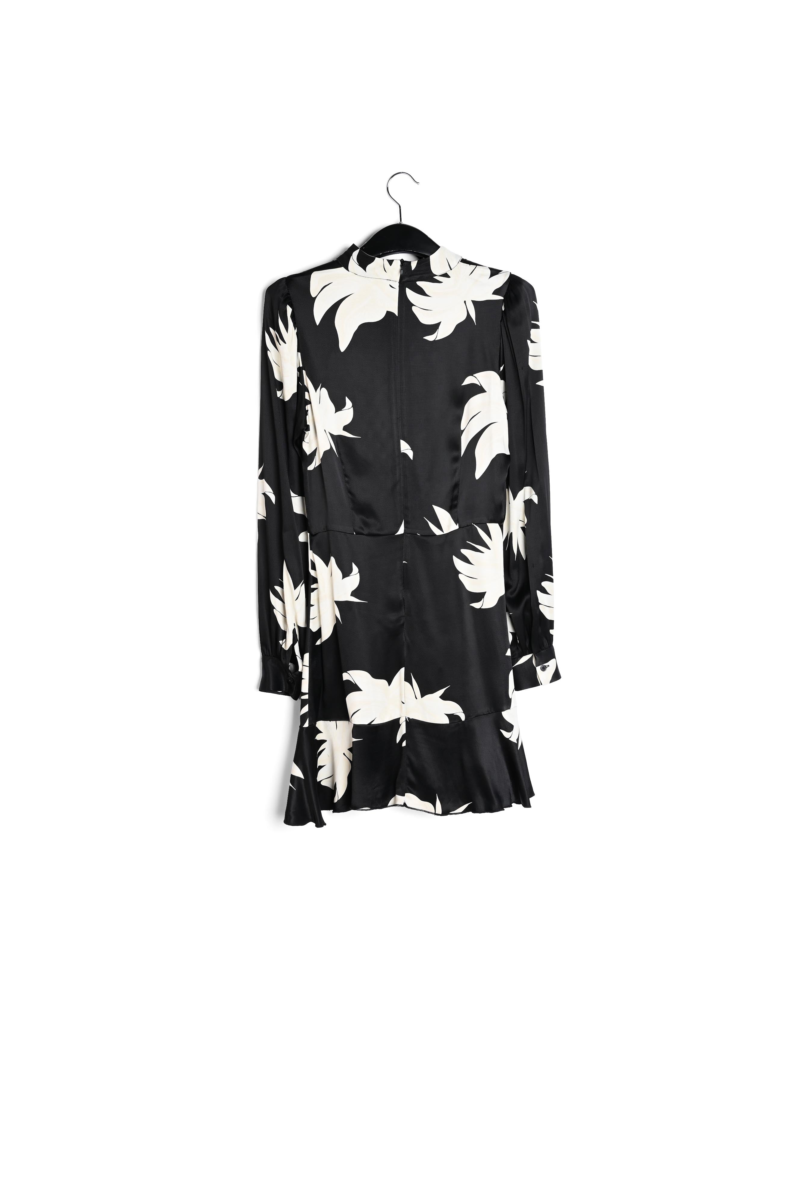 Midi-jurk met zwarte en gebroken witte bloemenprint RE—SSENTIEL | Essentiel second hand