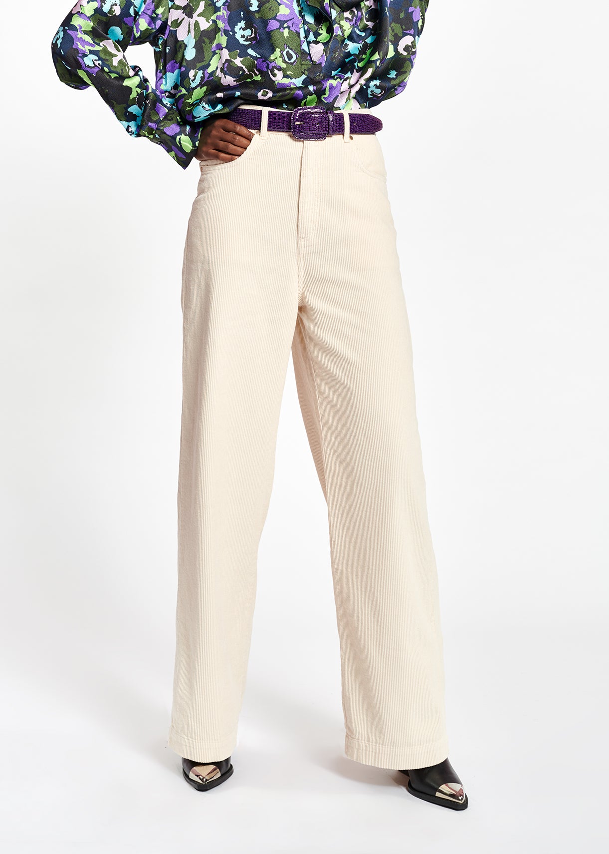 Off-white soft corduroy wide leg pants RE—SSENTIEL | Essentiel second hand