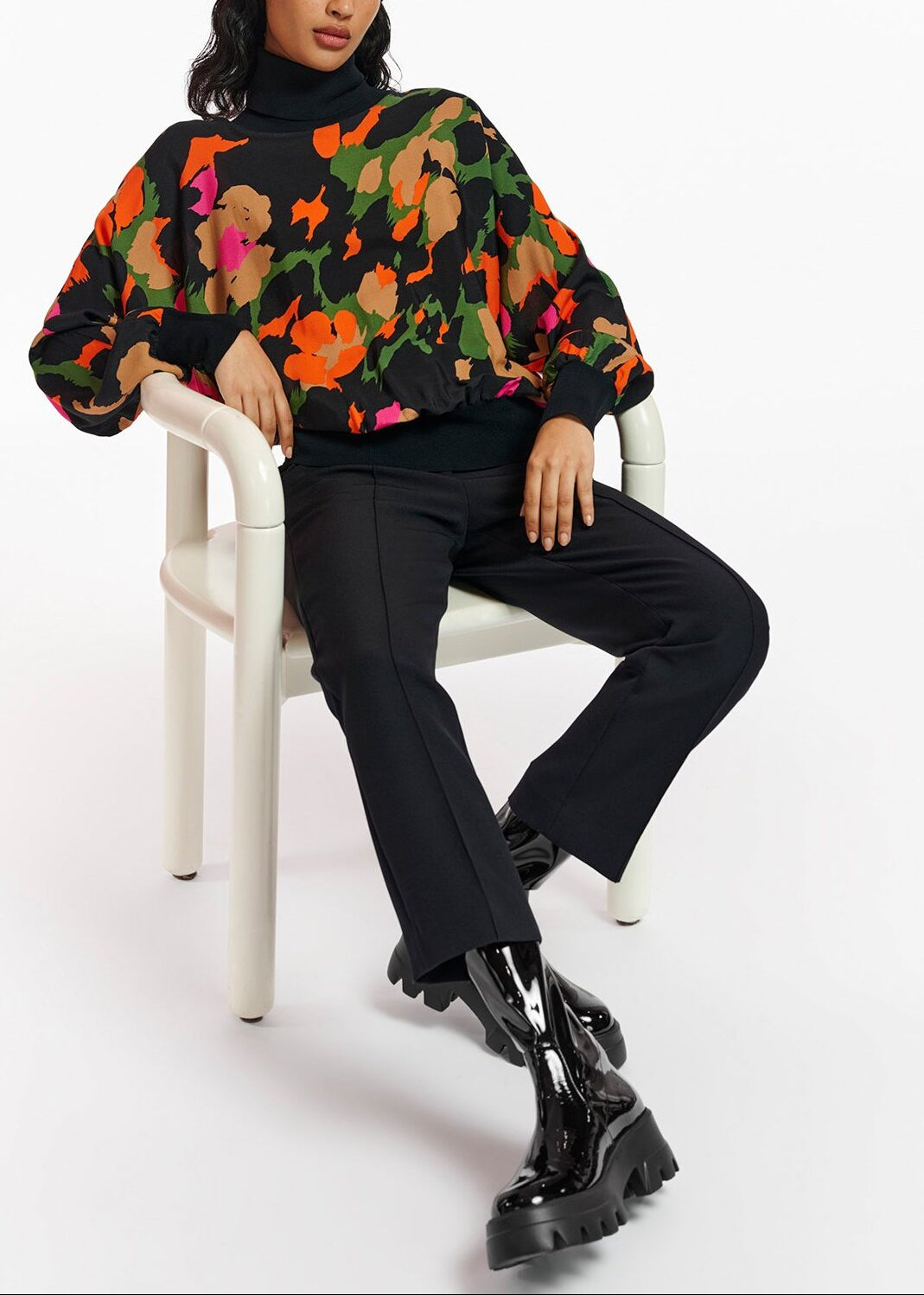 Black abstract-print top with rib-knitted trims RE—SSENTIEL | Essentiel second hand