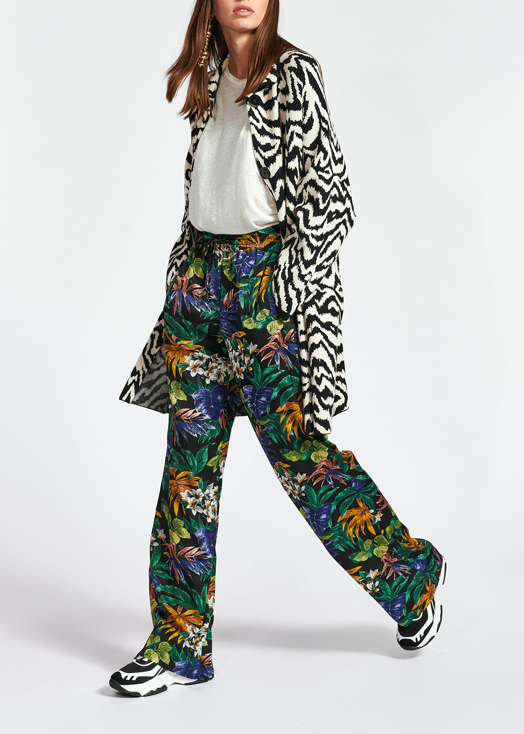 Long black and off-white jacquard coat with zebra motif RE—SSENTIEL | Essentiel second hand