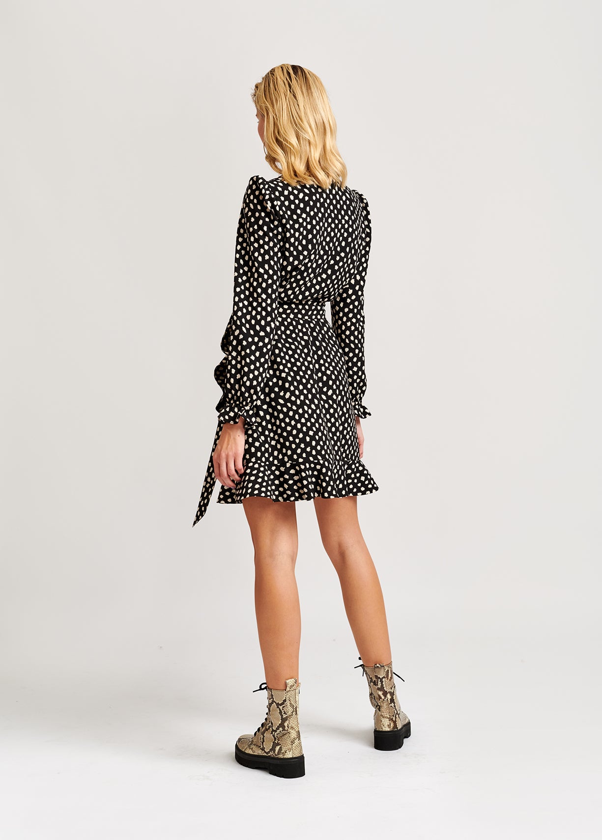 Black polka dot wrap mini dress RE—SSENTIEL | Essentiel second hand