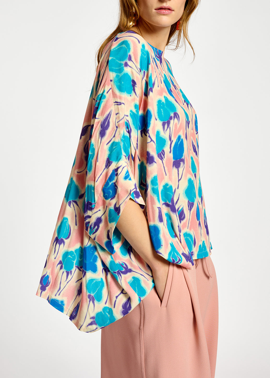 Light pink, blue and purple floral print oversized top RE—SSENTIEL | Essentiel second hand