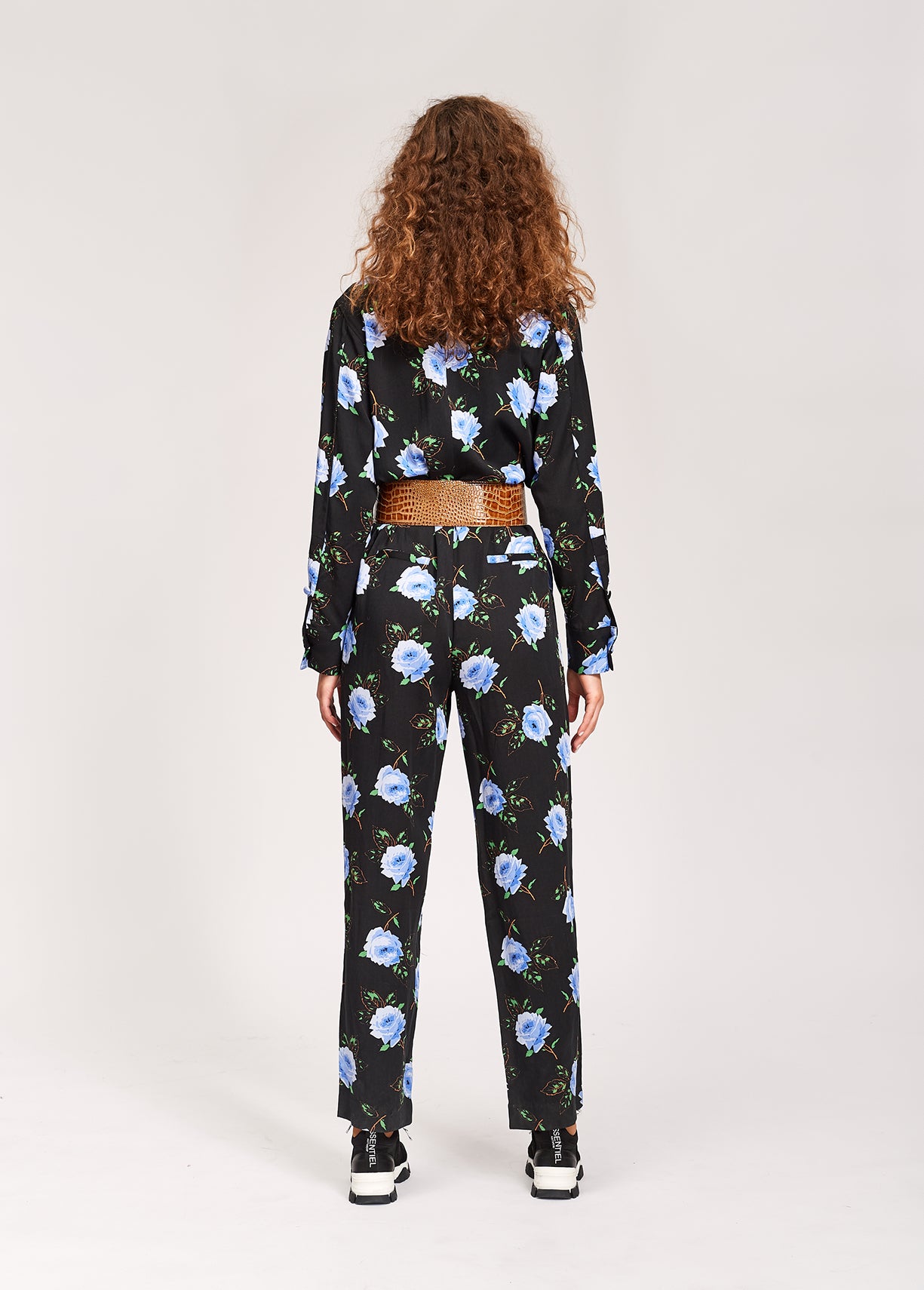 Belted jumpsuit with dark floral print RE—SSENTIEL | Essentiel second hand