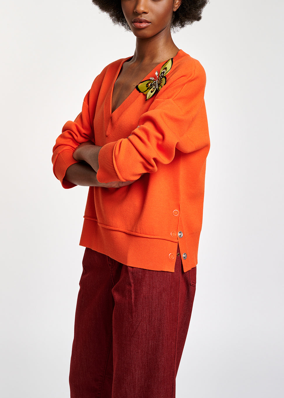 Pull carré orange à encolure en v RE—SSENTIEL | Essentiel second hand