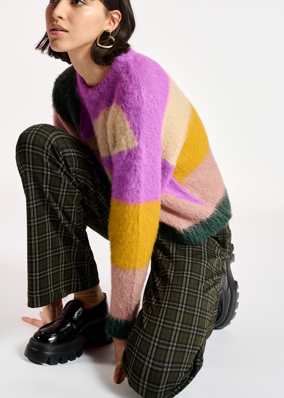 Pull en tricot intarsia pourpre, vert foncé et rose vintage RE—SSENTIEL | Essentiel second hand