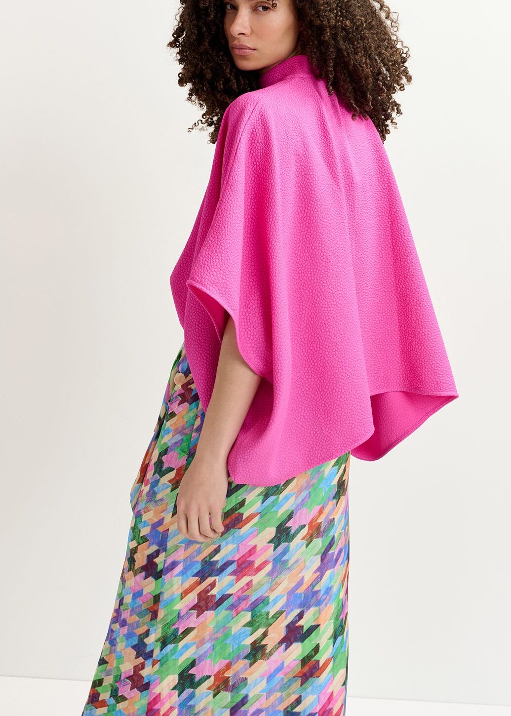 Fuchsia oversized top with stand-up collar RE—SSENTIEL | Essentiel second hand