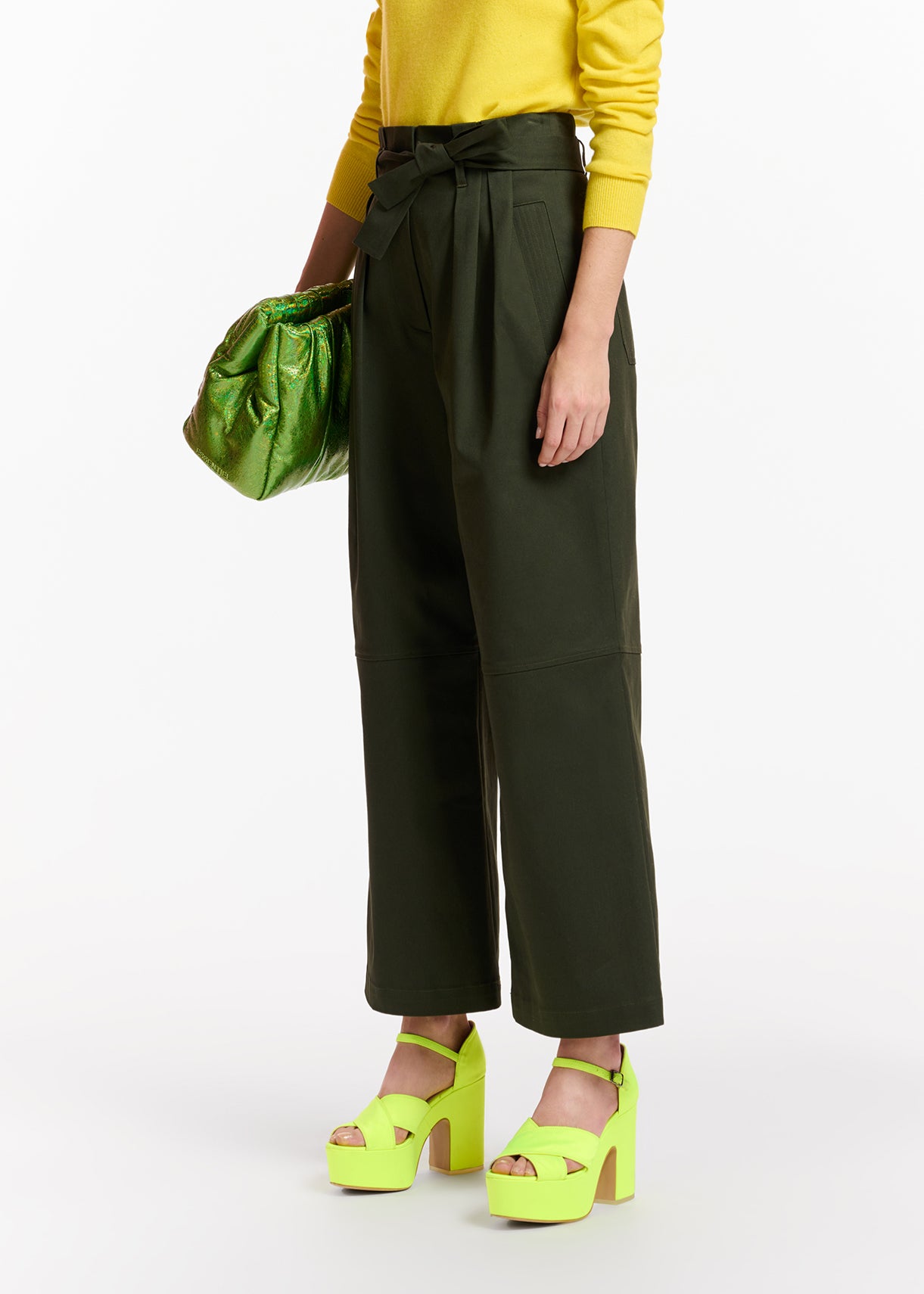 Pantalon droit vert foncé avec ceinture RE—SSENTIEL | Essentiel second hand