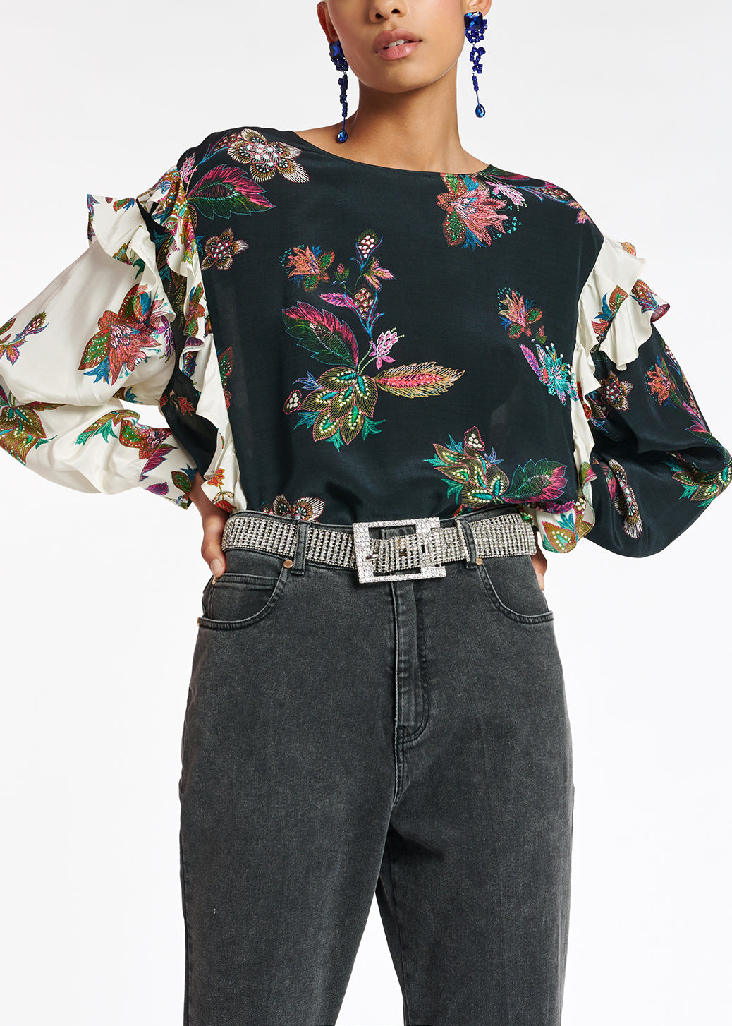 Zwart en witte top met bloemenprint RE—SSENTIEL | Essentiel second hand