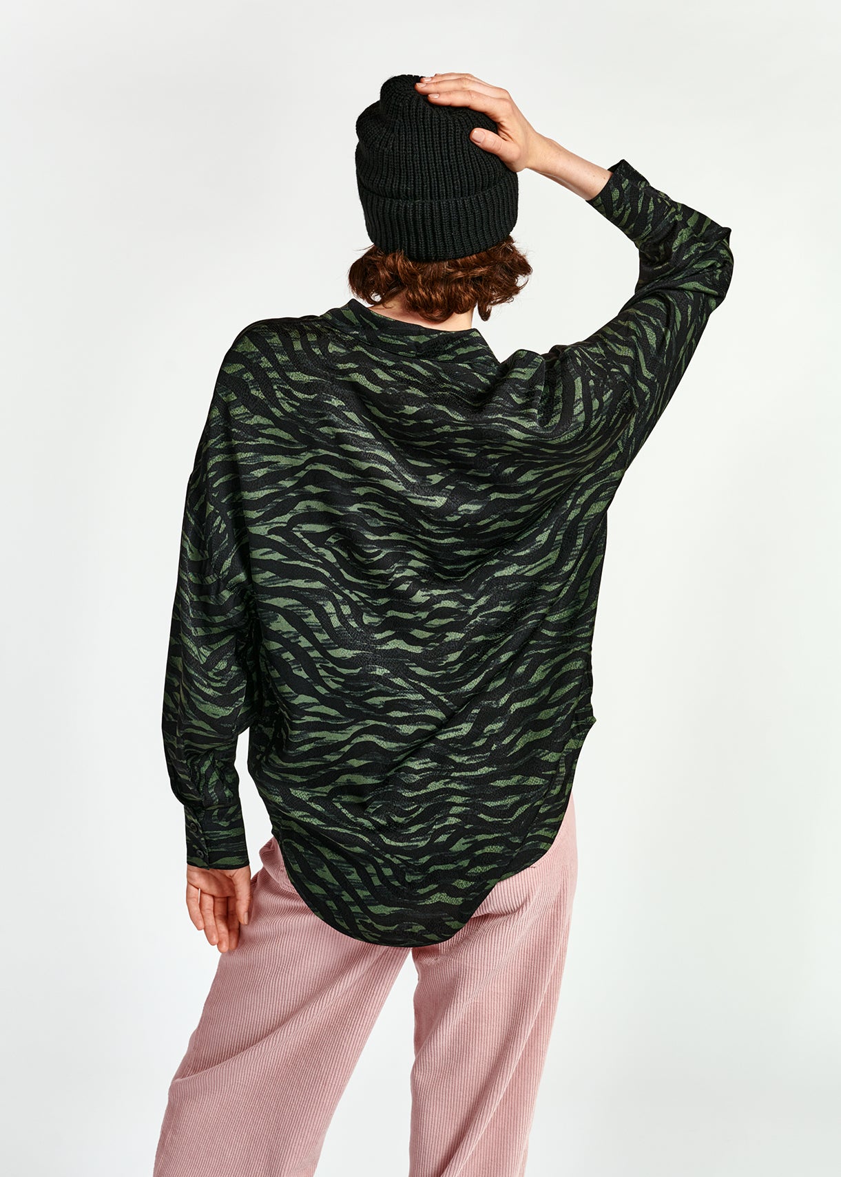 Oversized hemd met groene en zwarte zebraprint RE—SSENTIEL | Essentiel second hand