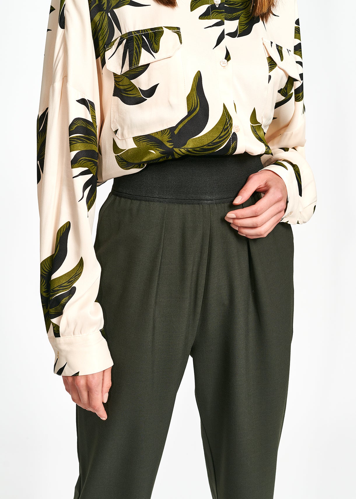 Off-white and green floral print shirt RE—SSENTIEL | Essentiel second hand