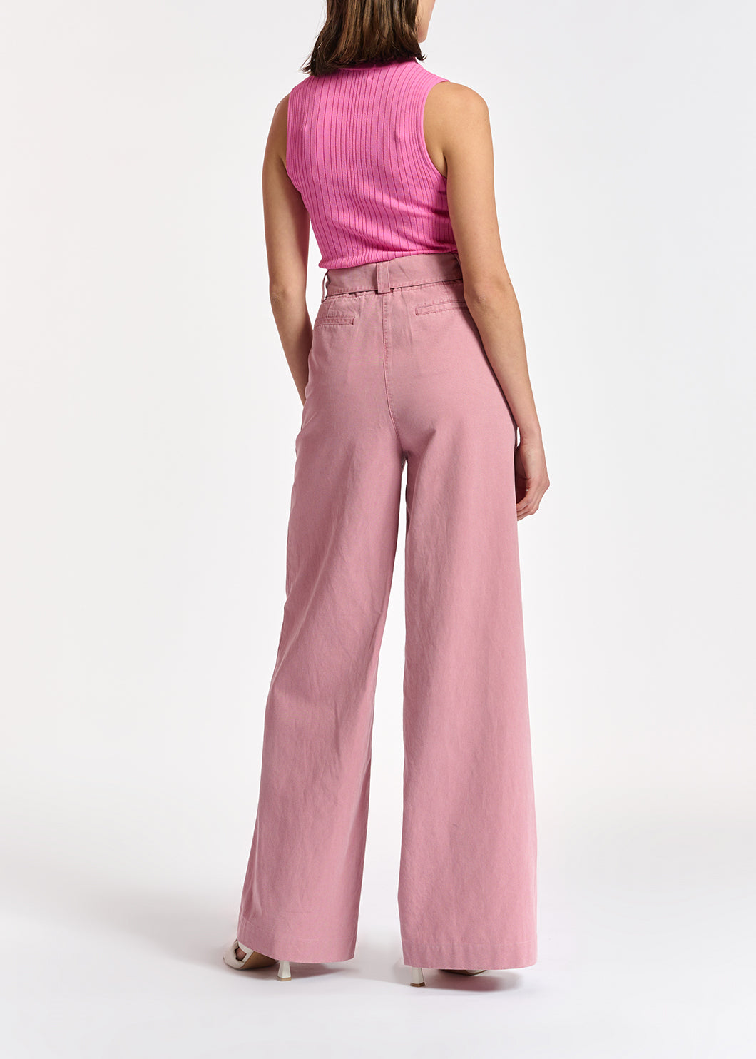 Aansluitende ribgebreide top in fluoroze RE—SSENTIEL | Essentiel second hand