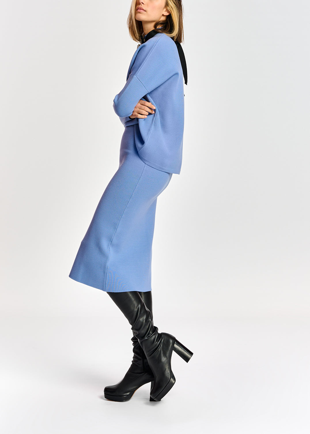 Jupe midi en tricot bleu RE—SSENTIEL | Essentiel second hand