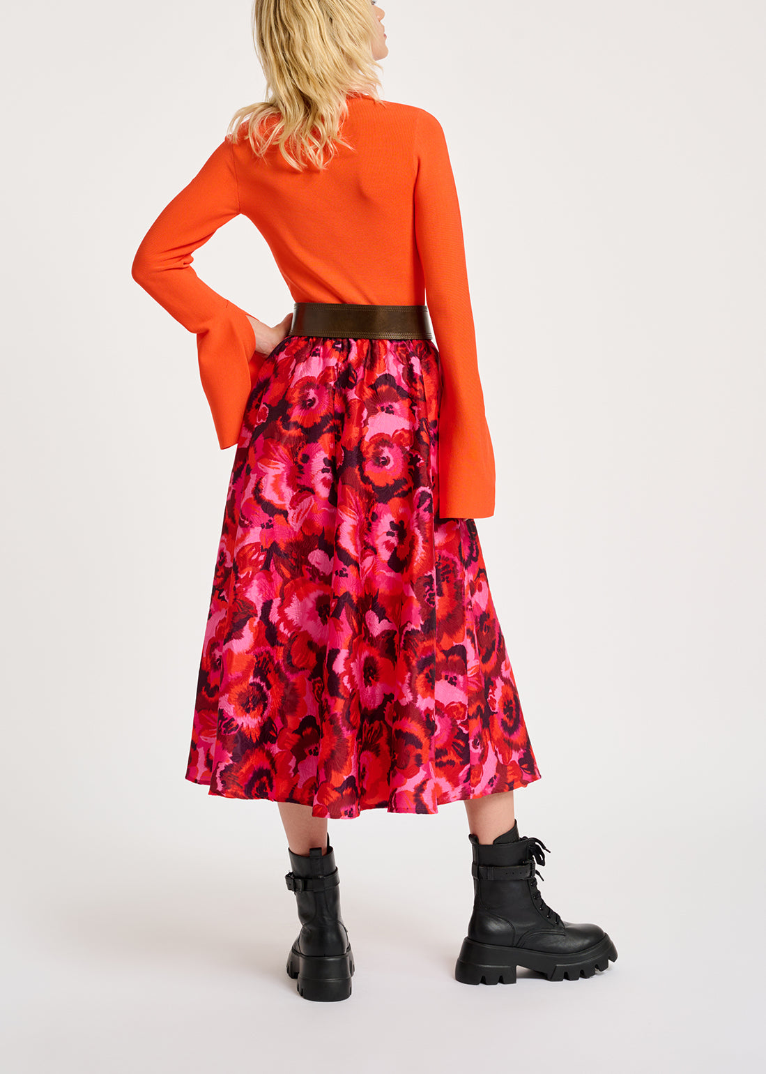 Orange slim-fit knit sweater with trumpet sleeves RE—SSENTIEL | Essentiel second hand