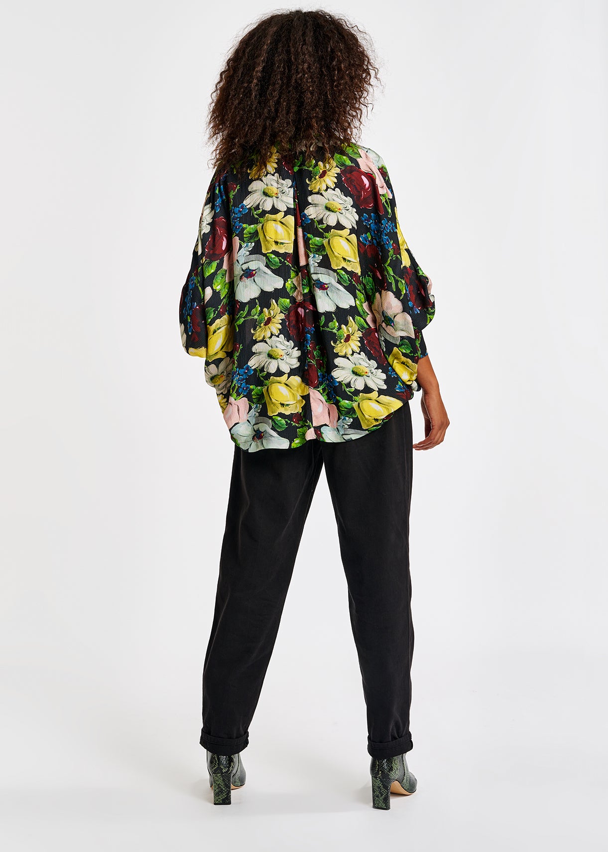Black oversized-fit floral print shirt RE—SSENTIEL | Essentiel second hand